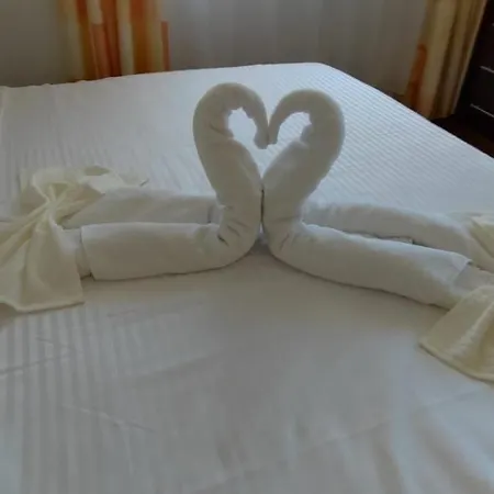 Gazde/Camere de închiriat Casa Emelis Eforie Nord