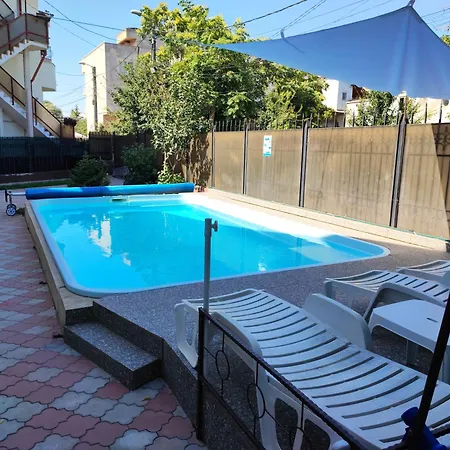 Gazde/Camere de închiriat Casa Emelis *