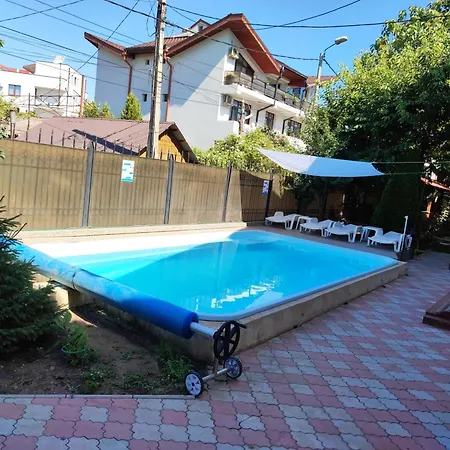 Gazde/Camere de închiriat Casa Emelis *