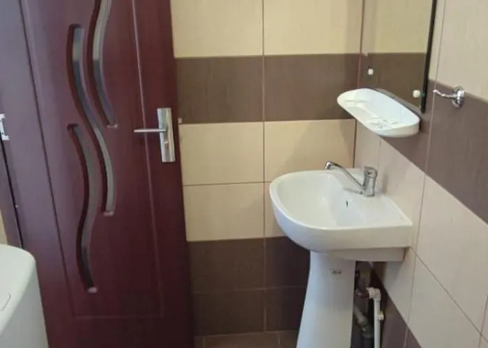 Gazde/Camere de închiriat Casa Emelis *