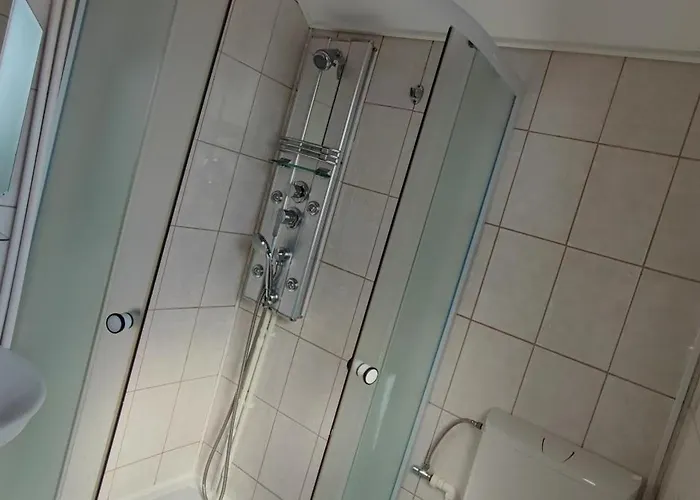 Gazde/Camere de închiriat Casa Emelis *